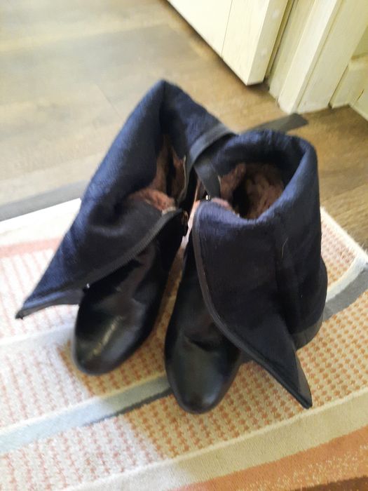 Продаются кожаные сапоги на платформе