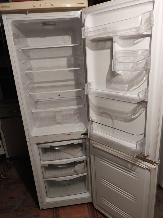 Холодильник Самсунг