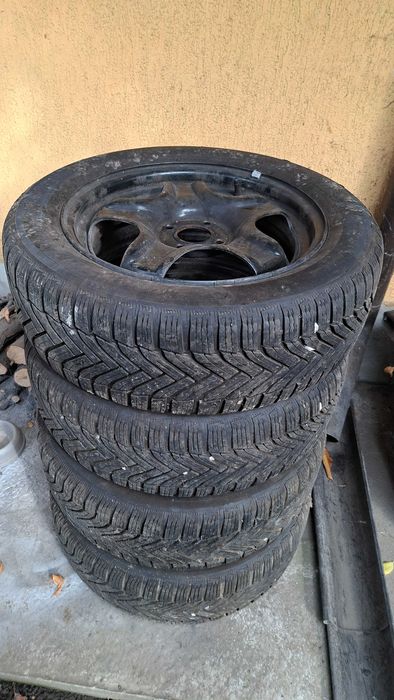 4 roti iarna Dacia Logan 205.55R16 structurate si Usa dreapta spate Chevrolet Aveo harchback 2009