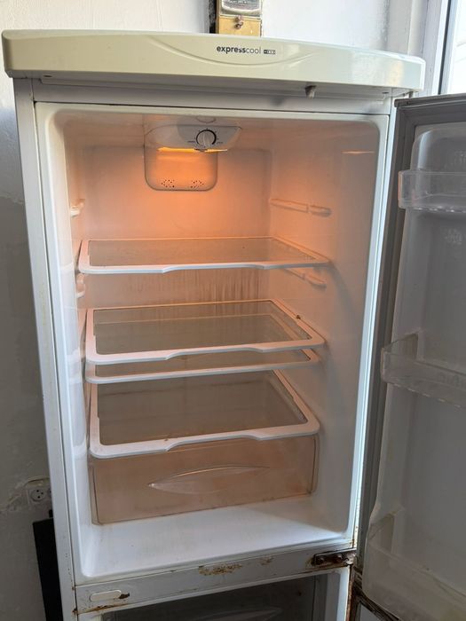 Холодильник продётся бу