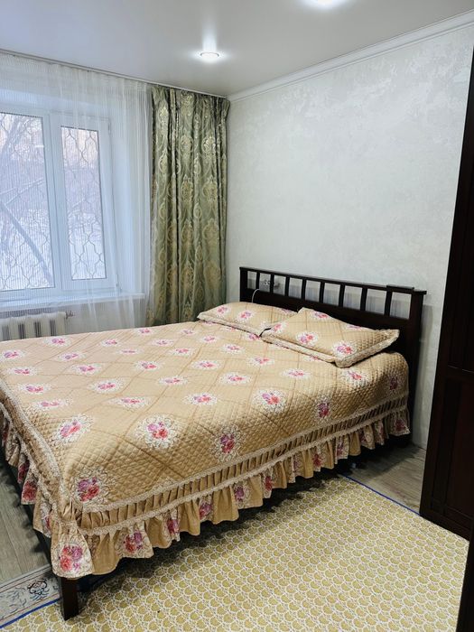 Продаю спальный гарнитур