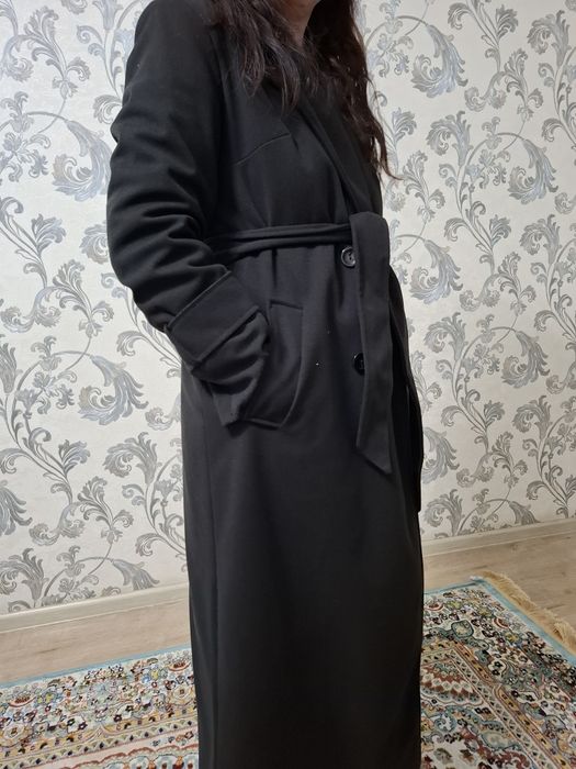 Пальто теплое почти новое