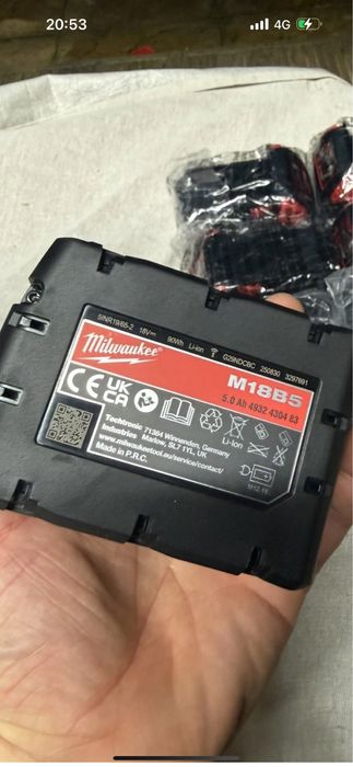 Baterii Milwaukee M18 noi , fabricație 2025 , sigilate , nefolosite