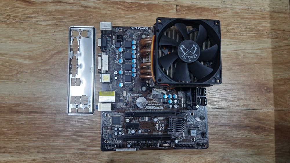 KIT FM2 A4-6300+Placa FM2A55M-DGS+8GB RAM+Shield+Cooler Scythe la 200lei
