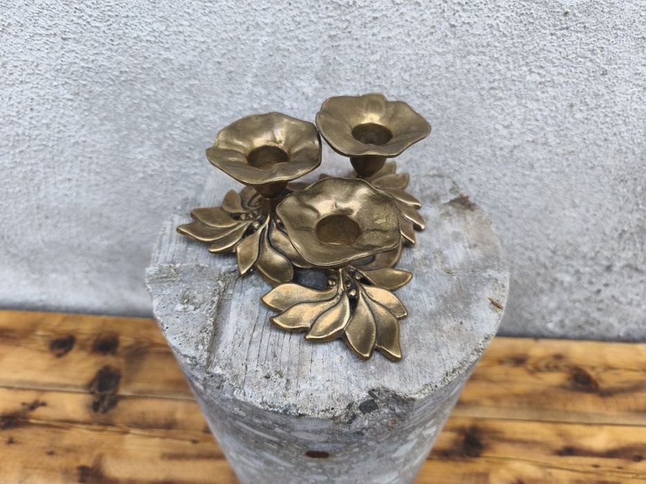 Троен месингов свещник