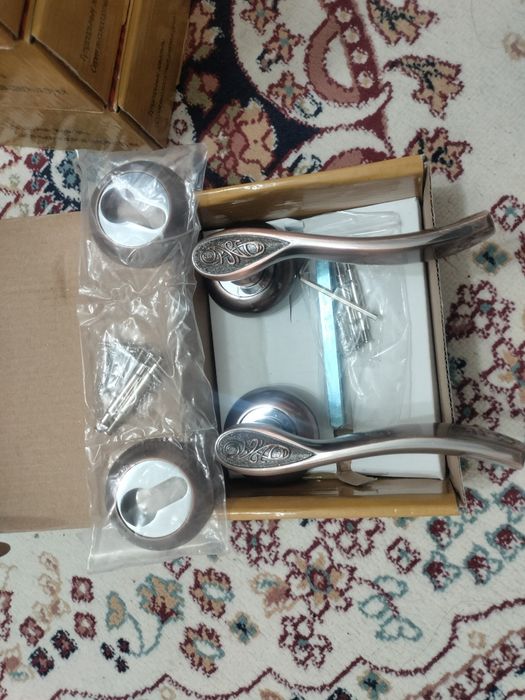 Продается Дверные ручки