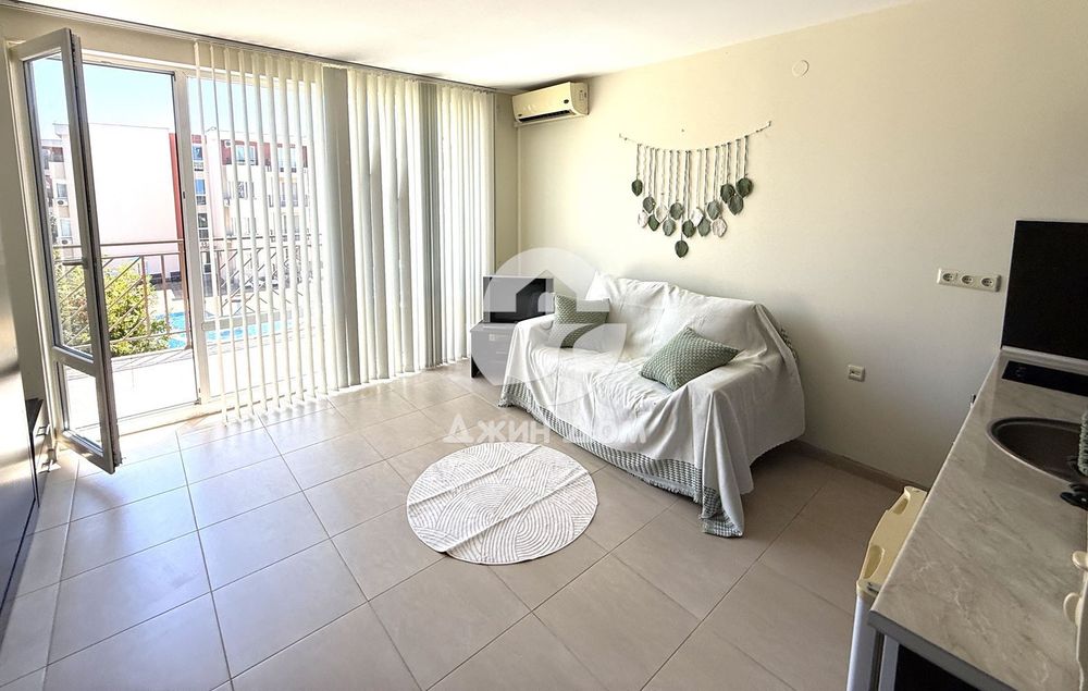 Продава се Едностаен апартамент в к.к. Слънчев бряг - 40 кв.м за 1300 €/кв.м - Снимка #1