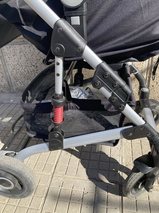 Бебешка количка.