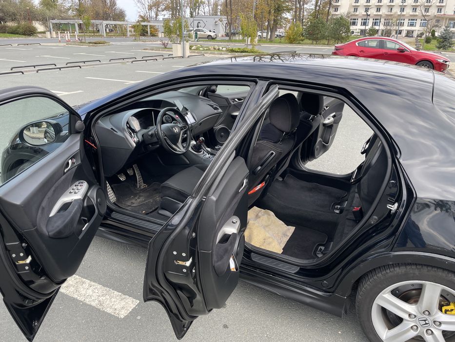 Vand sau schimb cu auto pe brnzina.