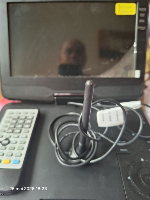 Dvd- tv portabil.