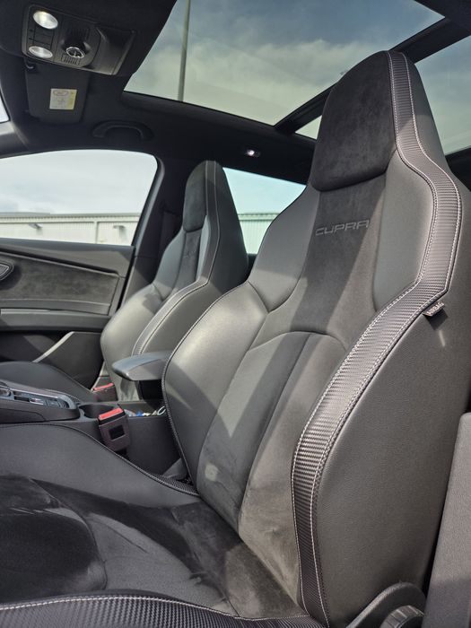 SEAT Leon CUPRA 300 Carbon Edition