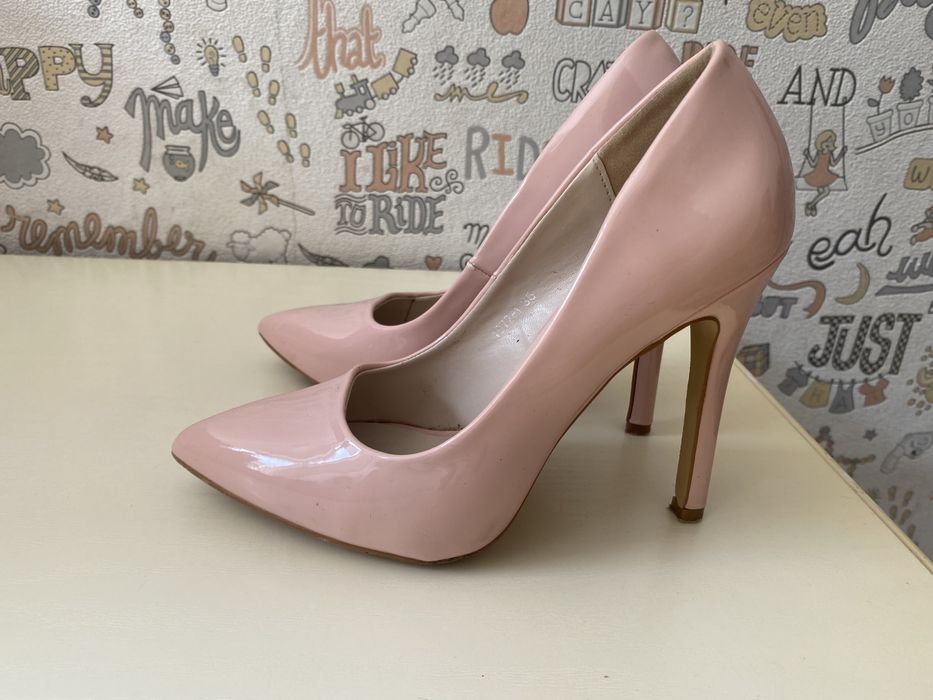 Продаю женскую обувь туфли хорошего качества