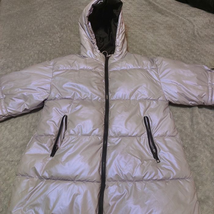 Продам куртку на девочку