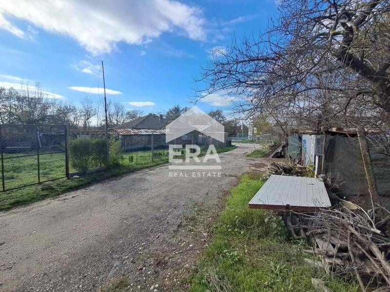 Урегулиран поземлен имот за продажба, в с. Приселци, обл. Варна, в бли