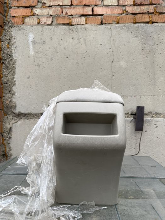 Бардачок на Камри 40/Camry 40