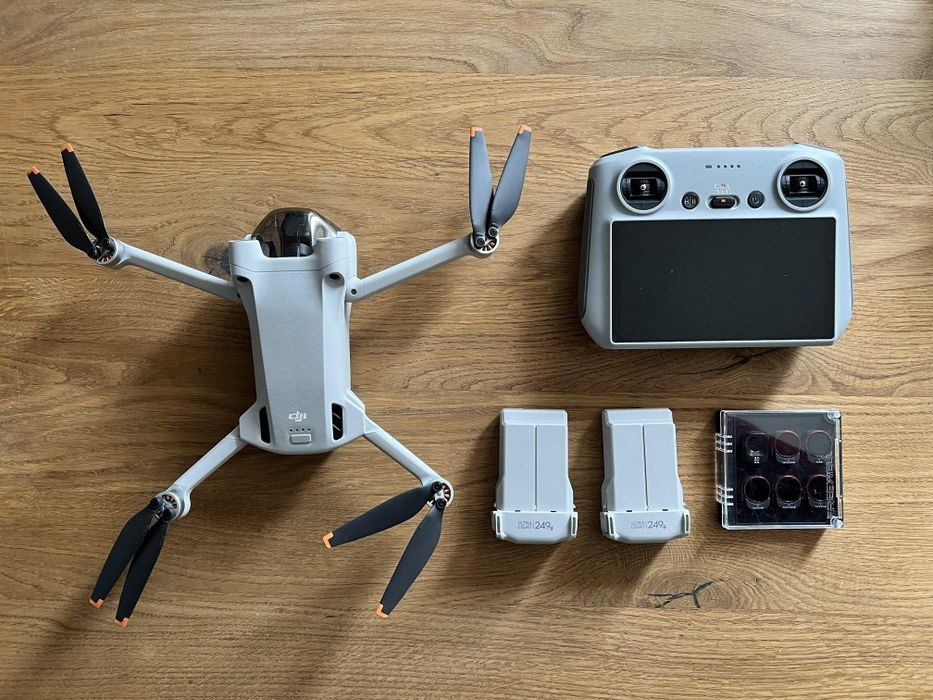 DJI MINI 3 PRO с 3 БАТЕРИИ Оргинил с  фактури