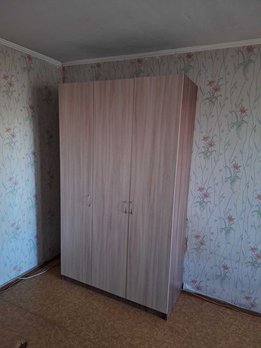 шкаф плательный.