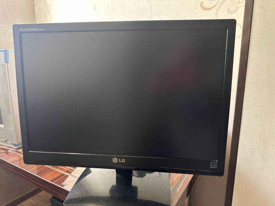 Продаю монитор LG