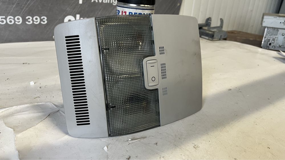 Светлинна конзола на тавана Audi A3 8P (2003-2013)