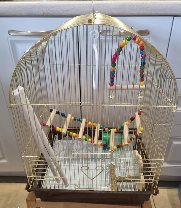 Продам  новую клетку для попугая