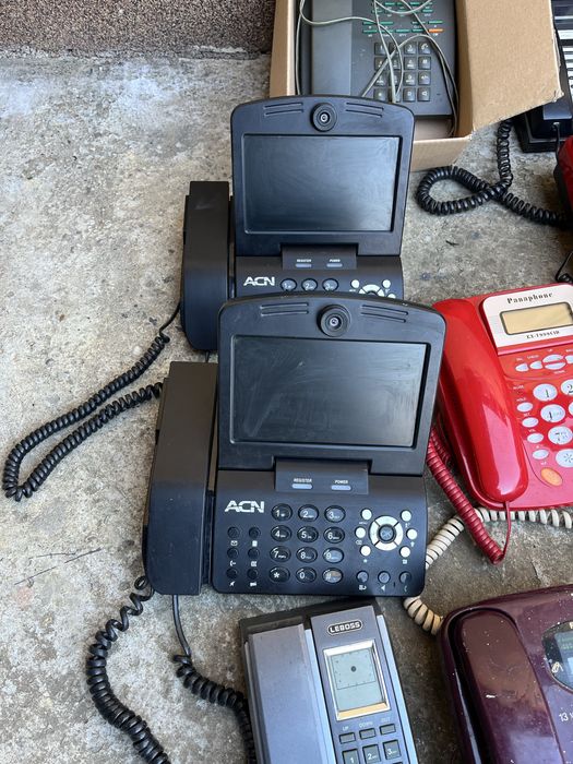 Telefoane vechi cu fir, unele NOS