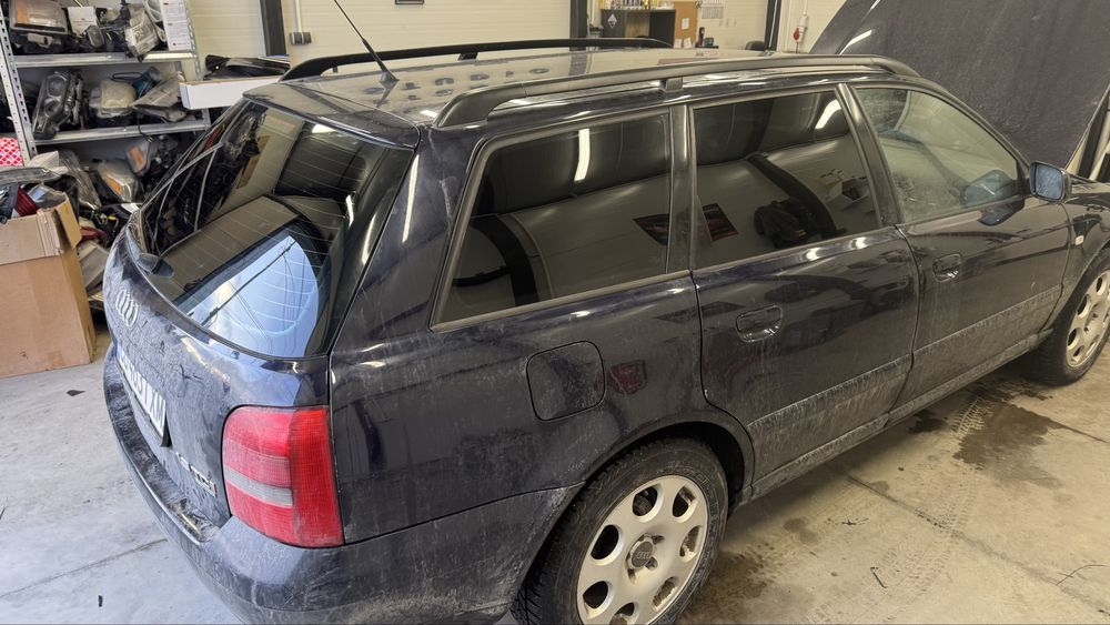 Поставяне на слънцезащитно фолио затъмняване на стъкла