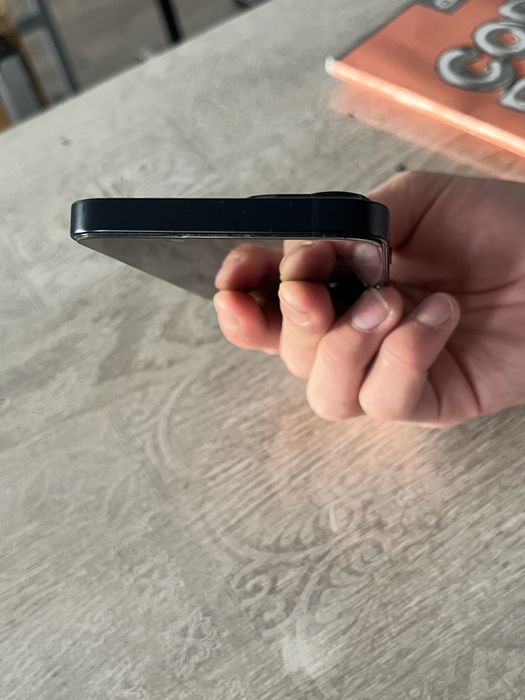 Айфон 13 с гарантей