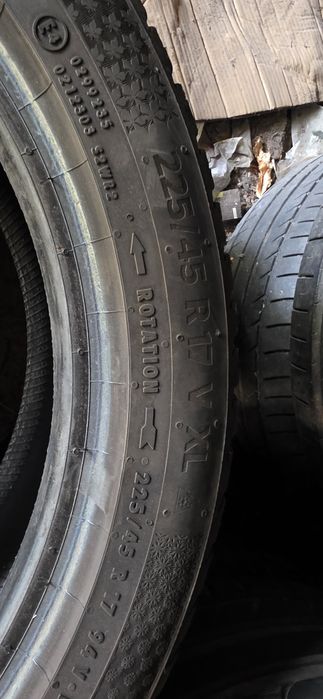 Гуми 2бр 225/45/17 - 1бр- 80 евро