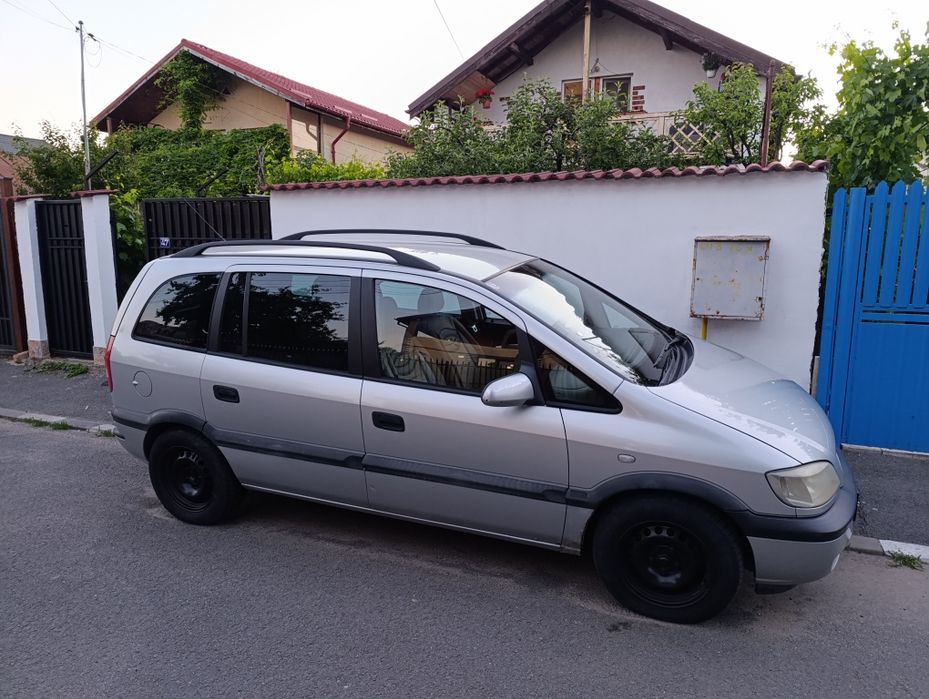Vând Opel Zafira