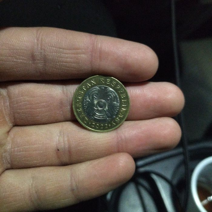 Ерекше 100 теңге