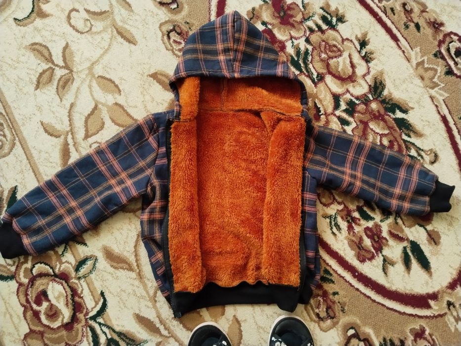 Продам куртку для мальчика.