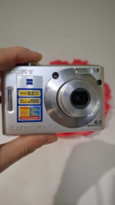 Компактен дигитален фотоапарат SONY Cybershot W30