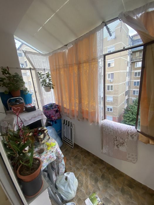 Vand apartament 2 camere sau schimb cu ap 2 camere parter plus diferen