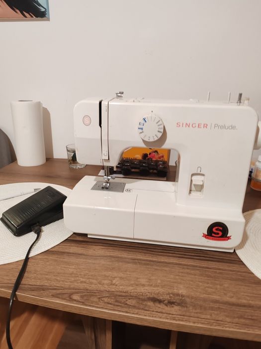 Masina de cusut Singer