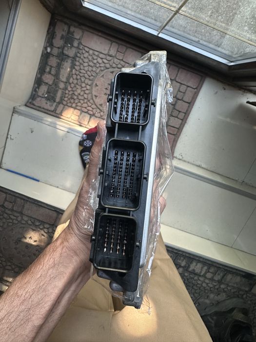 Ecu bosch ford focus mk2 8M51-12A650-LB