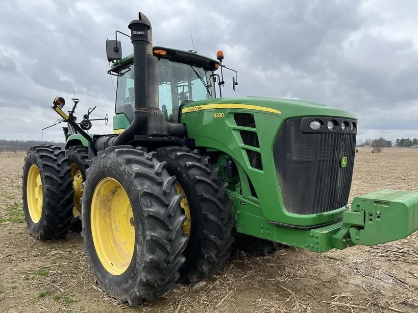 Продам трактор  John Deere 93330