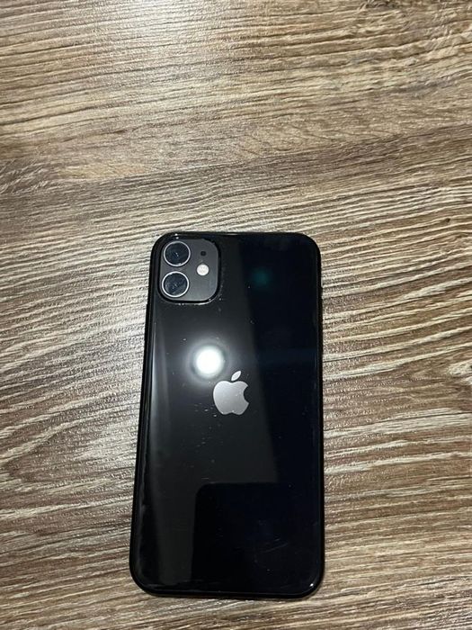 Продам айфон 11