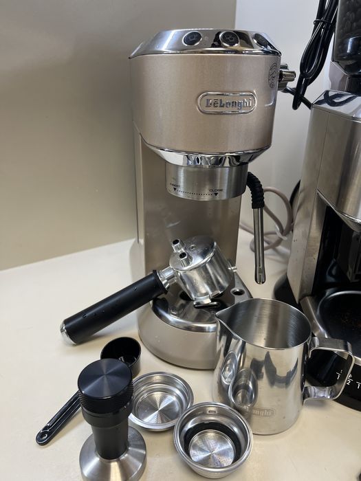 Кафемашина DeLonghi Dedica Arte EC885.BG и DeLonghi Dedica KG521.M