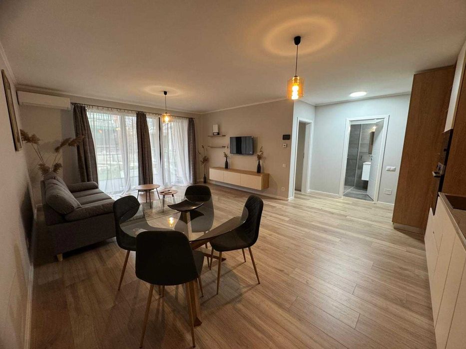 PF închiriez apartament cu 2 camere, aflat la prima închiriere în zona The Office.