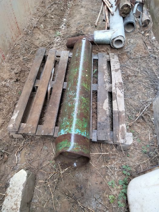 Продам стальной кислородный баллон.