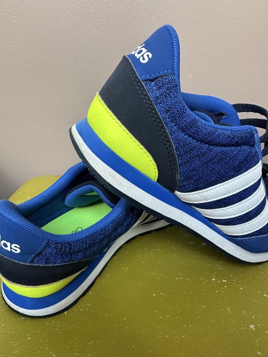 Маратонки adidas neo