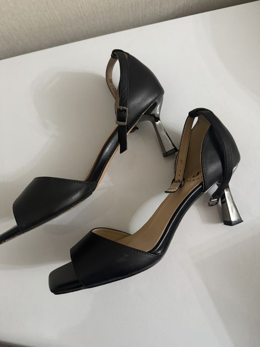 Босоножки летние