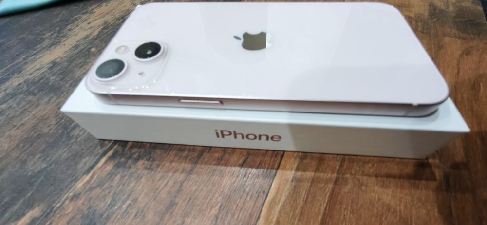 смартфон-iPhone 13
