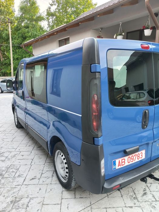Vând Opel vivaro 19 cdi