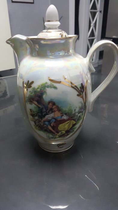 Продам чайно-кофейный сервиз "Мадонна"