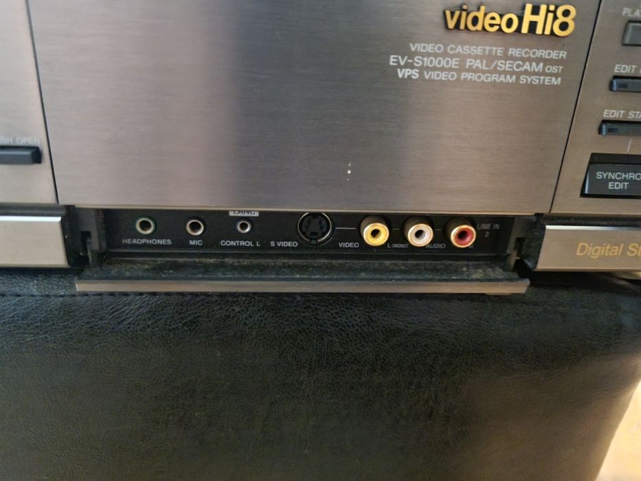 Video recorder hi8