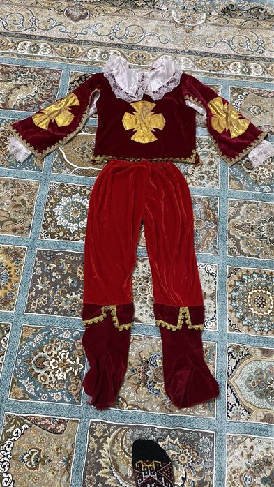 Продам костюмы детские карнавальные