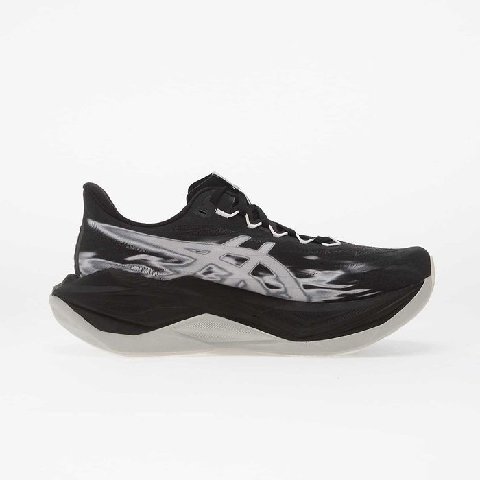 Продавам нови мъжки маратонки с кутия Asics Superblast 3 Black/ Black