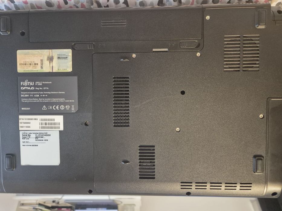 laptop fujitsu + incarcator si geanta