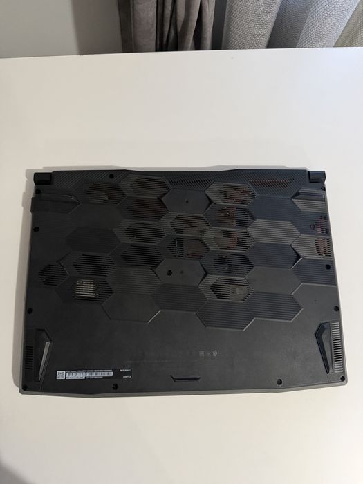 Laptop gaming MSI KATANA A15 procesor AMD RYZEN 7 8845HS 5.1gGHz 16GB RAM DDR5, placa video NVIDIA GEFORCE RTX 4060 8GB GDDR6, FULL HD IPS 144Hz